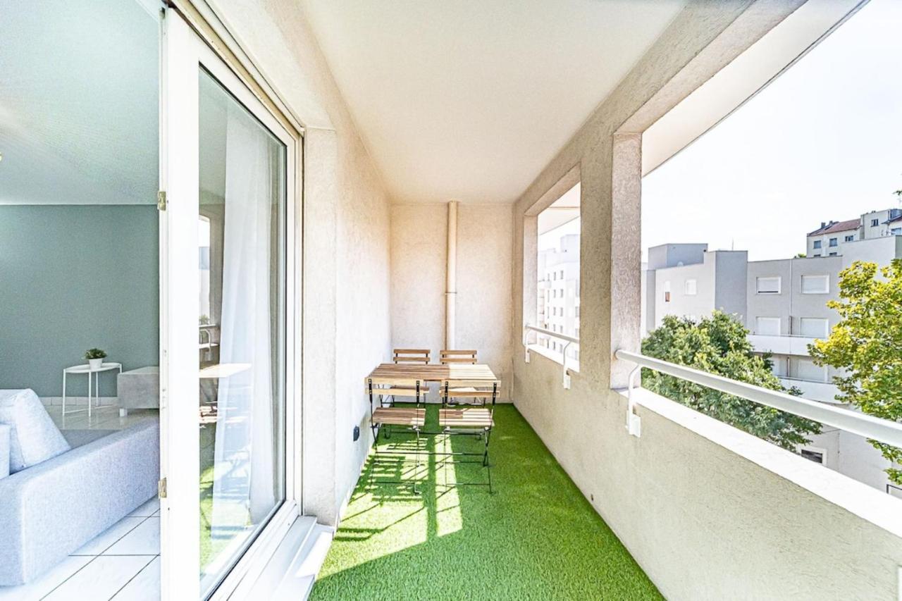 Appartement Cosy Avec Balcony And Garage-Charpennes 维勒班 外观 照片