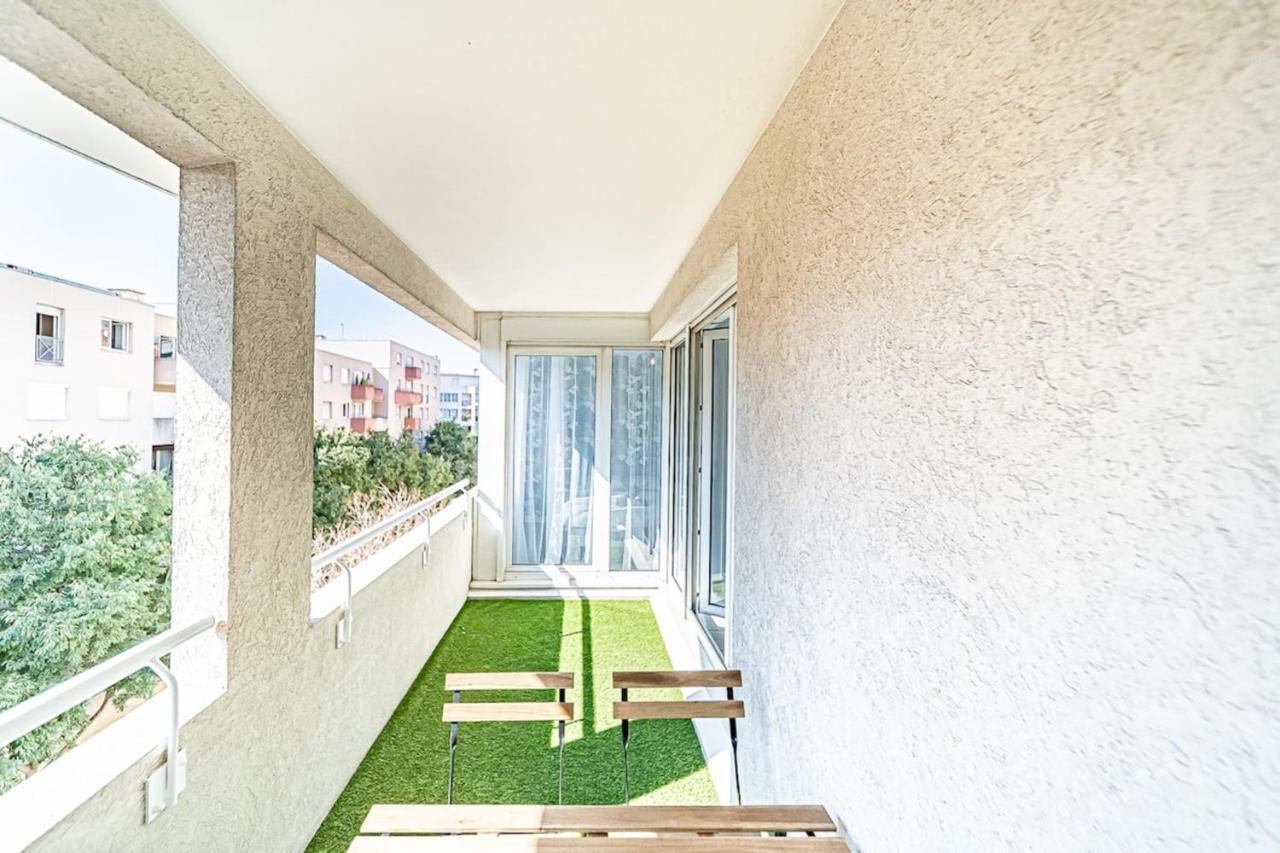 Appartement Cosy Avec Balcony And Garage-Charpennes 维勒班 外观 照片