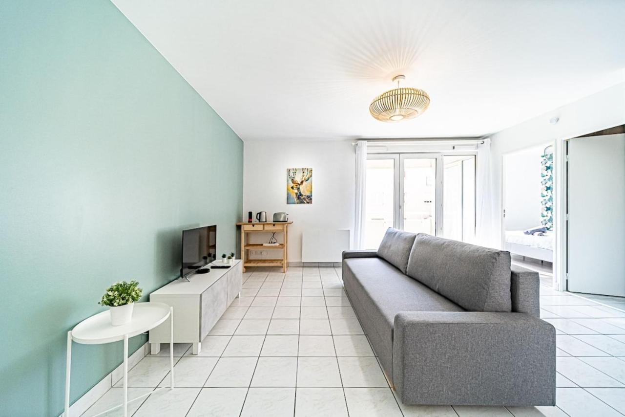 Appartement Cosy Avec Balcony And Garage-Charpennes 维勒班 外观 照片